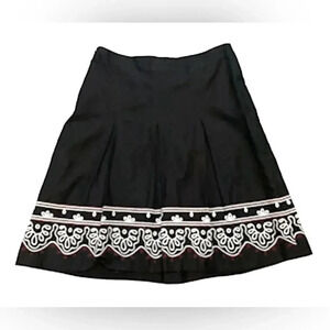 Ann Taylor Loft Pleated Black cotton Skirt Embroidered Details Women’s size 2P